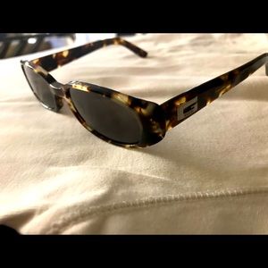 Vintage Gucci sunglasses GG2452/S